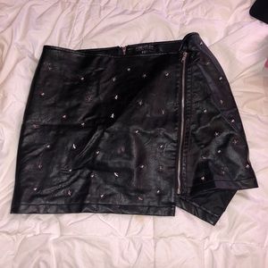 Black leather (fake) skirt